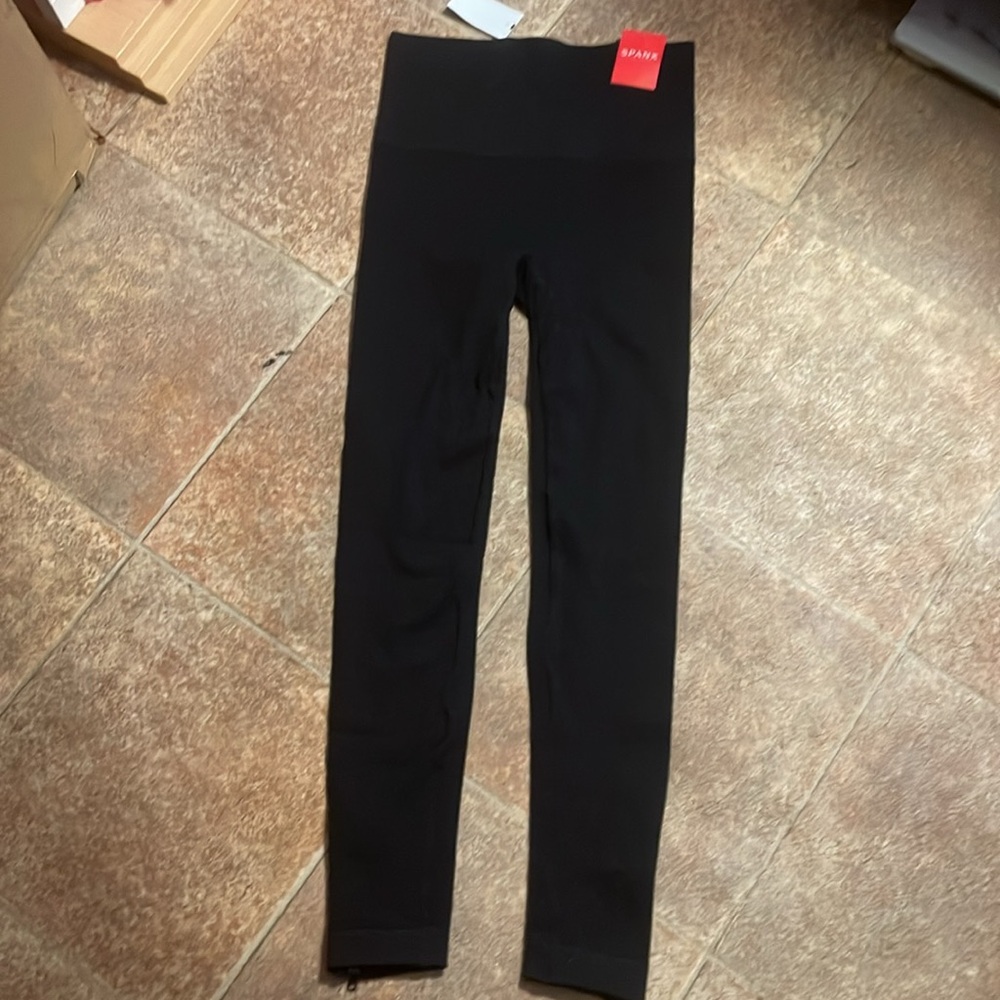 Spanx Seamless Side Zip Leggings - Picture 3 of 7